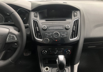 Подержанный автомобиль Ford Focus Wagon 2017 года (14 фото)
