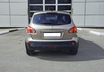 Подержанный автомобиль Nissan Qashqai 2007 года (6 фото)