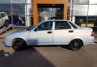 Подержанный автомобиль LADA (ВАЗ) Priora Sedan 2007 года (8 фото)