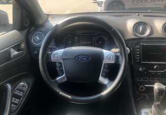 Подержанный автомобиль Ford Mondeo Sedan 2012 года (12 фото)