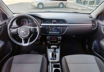 Подержанный автомобиль Kia Rio Hatchback 2019 года (15 фото)