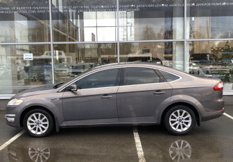 Подержанный автомобиль Ford Mondeo Sedan 2011 года (8 фото)