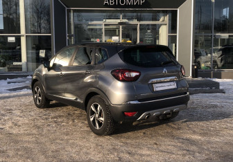 Подержанный автомобиль Renault Kaptur 2016 года (7 фото)