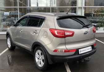 Подержанный автомобиль Kia Sportage 2012 года (7 фото)