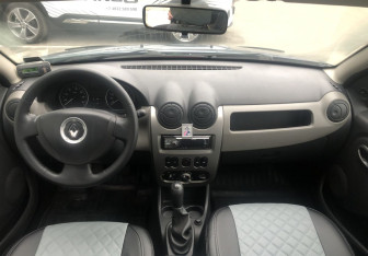 Подержанный автомобиль Renault Sandero 2011 года (10 фото)