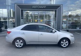 Подержанный автомобиль Kia Cerato Sedan 2011 года (4 фото)