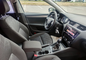 Подержанный автомобиль Skoda Octavia Liftback 2019 года (13 фото)