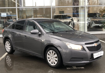 Подержанный автомобиль Chevrolet Cruze Sedan 2011 года (3 фото)
