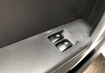 Подержанный автомобиль Chevrolet Aveo Sedan 2011 года (13 фото)