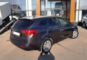 Подержанный автомобиль Kia Ceed Wagon 2013 года (5 фото)