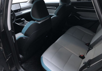 Подержанный автомобиль Geely Emgrand 2023 года (9 фото)