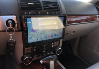 Подержанный автомобиль Volkswagen Touareg 2005 года (14 фото)