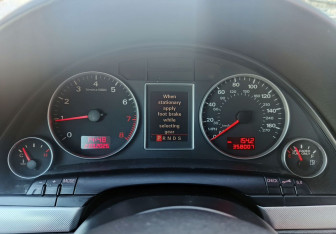 Подержанный автомобиль Audi A4 Sedan 2004 года (13 фото)