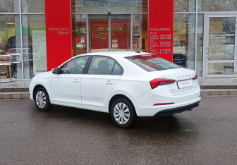 Подержанный автомобиль Skoda Rapid Liftback 2020 года (7 фото)