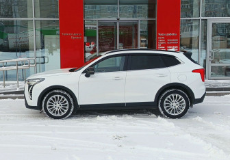 Подержанный автомобиль Haval Jolion 2024 года (8 фото)