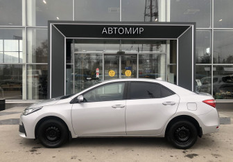 Подержанный автомобиль Toyota Corolla Sedan 2018 года (8 фото)