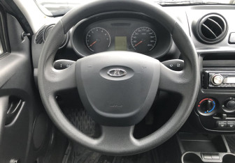 Подержанный автомобиль LADA (ВАЗ) Granta Sedan 2015 года (11 фото)