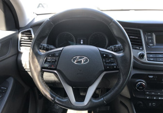 Подержанный автомобиль Hyundai Tucson 2016 года (12 фото)