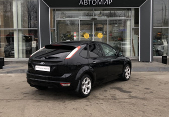 Подержанный автомобиль Ford Focus Hatchback 2010 года (5 фото)