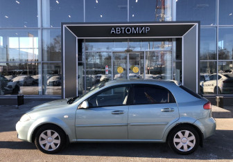 Подержанный автомобиль Chevrolet Lacetti Hatchback 2008 года (8 фото)