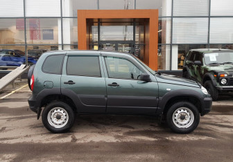 Подержанный автомобиль Chevrolet Niva 2020 года (4 фото)