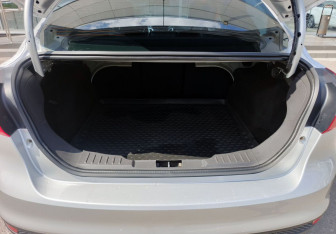Подержанный автомобиль Ford Focus Sedan 2013 года (12 фото)