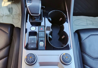 Подержанный автомобиль Volkswagen Touareg 2020 года (18 фото)