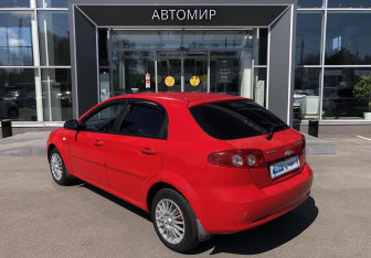 Подержанный автомобиль Chevrolet Lacetti Hatchback 2006 года (7 фото)