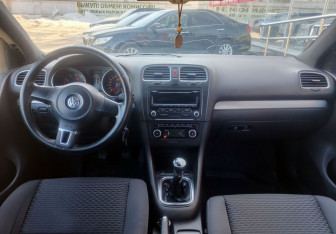 Подержанный автомобиль Volkswagen Golf Hatchback 2011 года (13 фото)