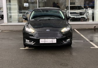 Подержанный автомобиль Ford Focus Sedan 2019 года (2 фото)
