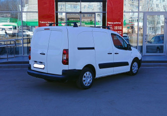Подержанный автомобиль Peugeot Partner 2013 года (5 фото)