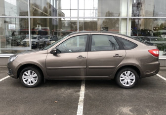 Подержанный автомобиль LADA (ВАЗ) Granta Liftback 2020 года (8 фото)