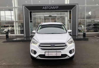 Подержанный автомобиль Ford Kuga 2017 года (2 фото)