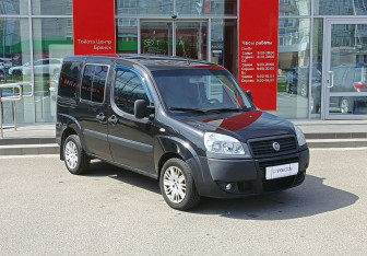 Подержанный автомобиль Fiat Doblo 2011 года (3 фото)