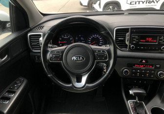Подержанный автомобиль Kia Sportage 2017 года (12 фото)