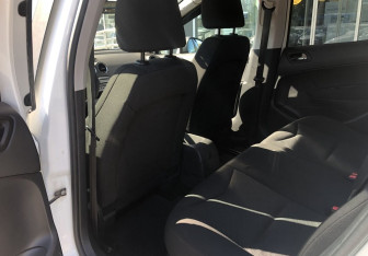 Подержанный автомобиль Peugeot 308 Hatchback 2010 года (11 фото)