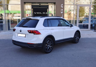 Подержанный автомобиль Volkswagen Tiguan 2021 года (5 фото)