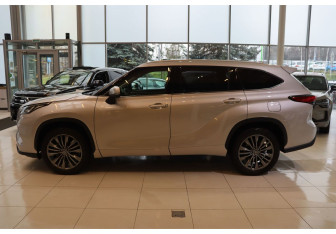 Новый Toyota Highlander 2026 (8 фото)