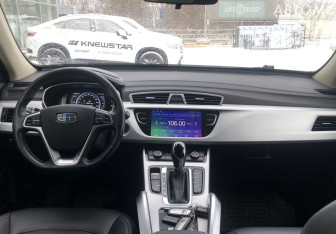 Подержанный автомобиль Geely Atlas 2018 года (10 фото)