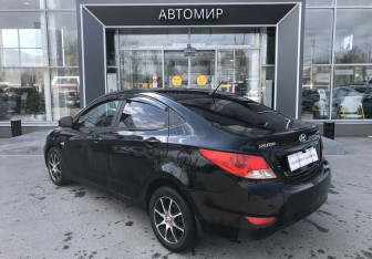 Подержанный автомобиль Hyundai Solaris Sedan 2013 года (7 фото)