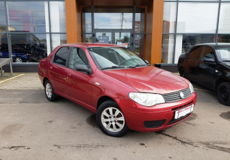 Подержанный автомобиль Fiat Albea 2007 года (3 фото)
