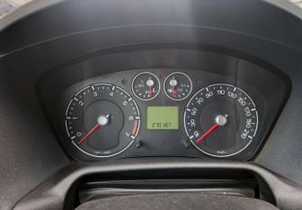 Подержанный автомобиль Ford Fusion 2008 года (12 фото)