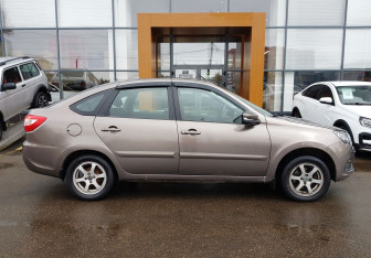 Подержанный автомобиль LADA (ВАЗ) Granta Hatchback 2019 года (4 фото)