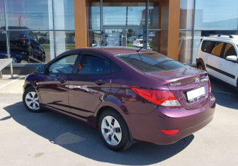 Подержанный автомобиль Hyundai Solaris Sedan 2013 года (7 фото)