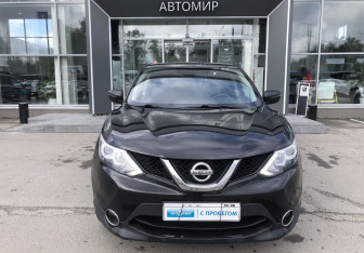 Подержанный автомобиль Nissan Qashqai 2015 года (2 фото)