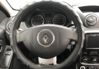 Подержанный автомобиль Renault Duster 2013 года (12 фото)