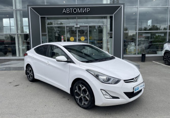 Подержанный автомобиль Hyundai Elantra Sedan 2014 года (3 фото)