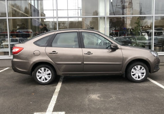 Подержанный автомобиль LADA (ВАЗ) Granta Liftback 2020 года (4 фото)