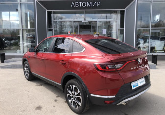 Подержанный автомобиль Renault Arkana 2021 года (7 фото)