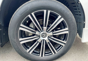 Подержанный автомобиль Lexus LX 2020 года (12 фото)